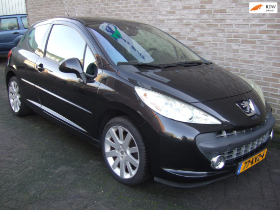Peugeot 207 1.6-16V T Féline